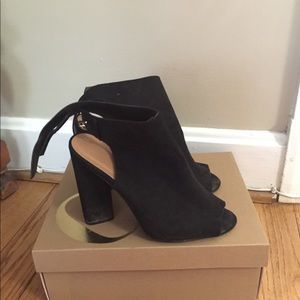 CR peep toe, sued, chunky heals